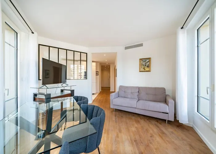 Apartment Wonderful 2 Bedroom Cannes