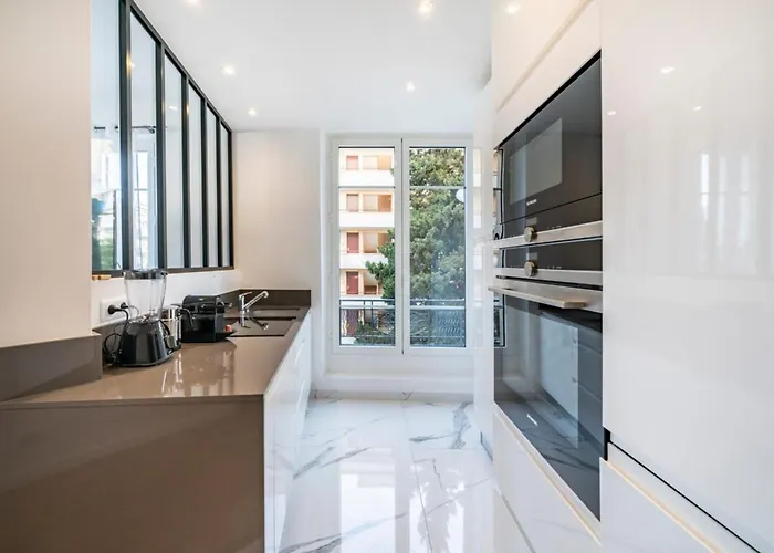 Wonderful 2 Bedroom Cannes
